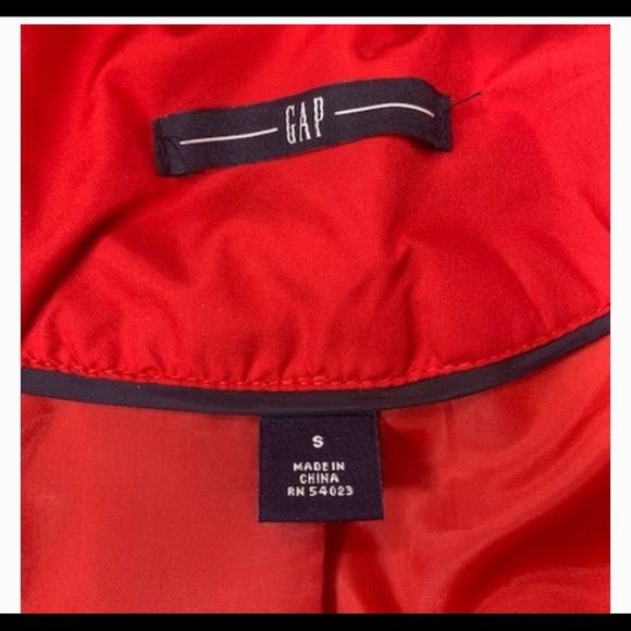 GAP SZ Small Red Down Puffer Winter Coat w/ Hood - Picture 5 of 5